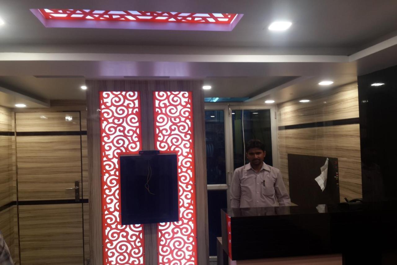 Oyo 86669 Arnav Residency Hotel Nuova Delhi Esterno foto