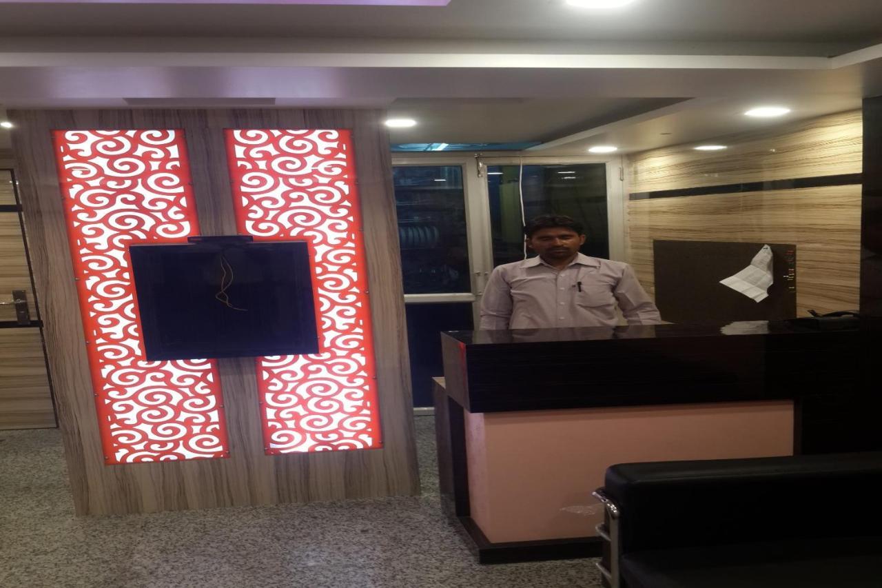 Oyo 86669 Arnav Residency Hotel Nuova Delhi Esterno foto